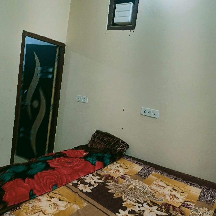 Vrindāvan Radha Bhavan מראה חיצוני תמונה