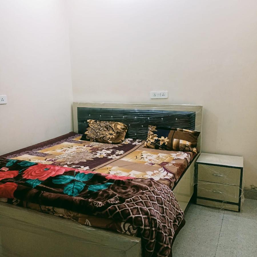 Vrindāvan Radha Bhavan מראה חיצוני תמונה