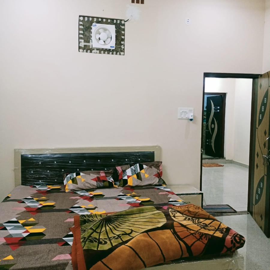 Vrindāvan Radha Bhavan מראה חיצוני תמונה