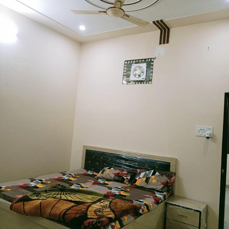 Vrindāvan Radha Bhavan מראה חיצוני תמונה